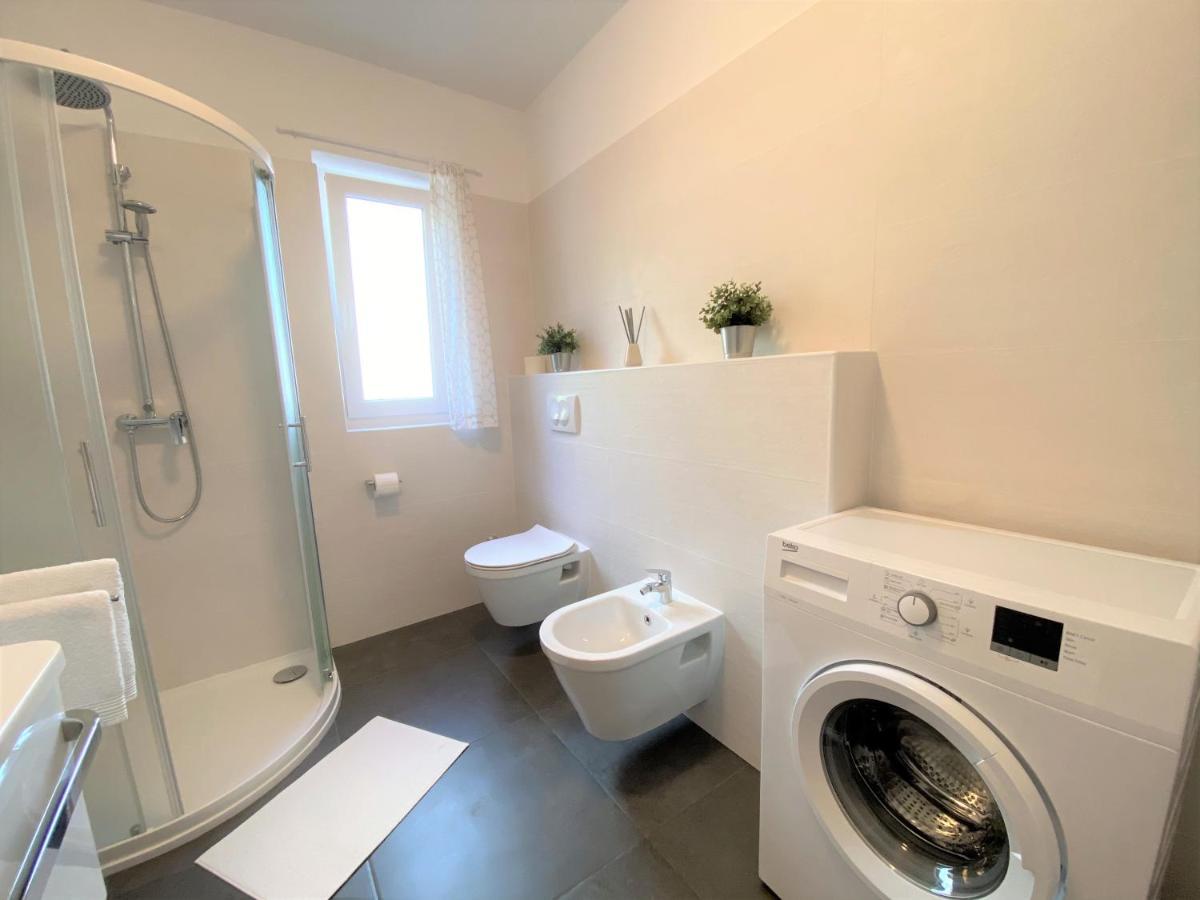 Apartment Punta Premantura E With Garden Экстерьер фото