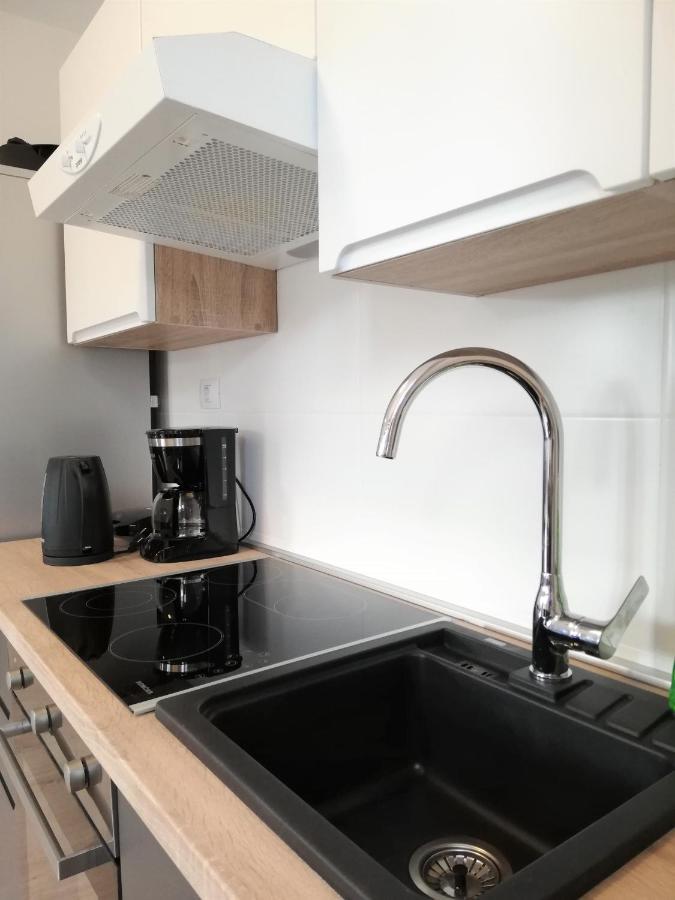 Apartment Punta Premantura E With Garden Экстерьер фото