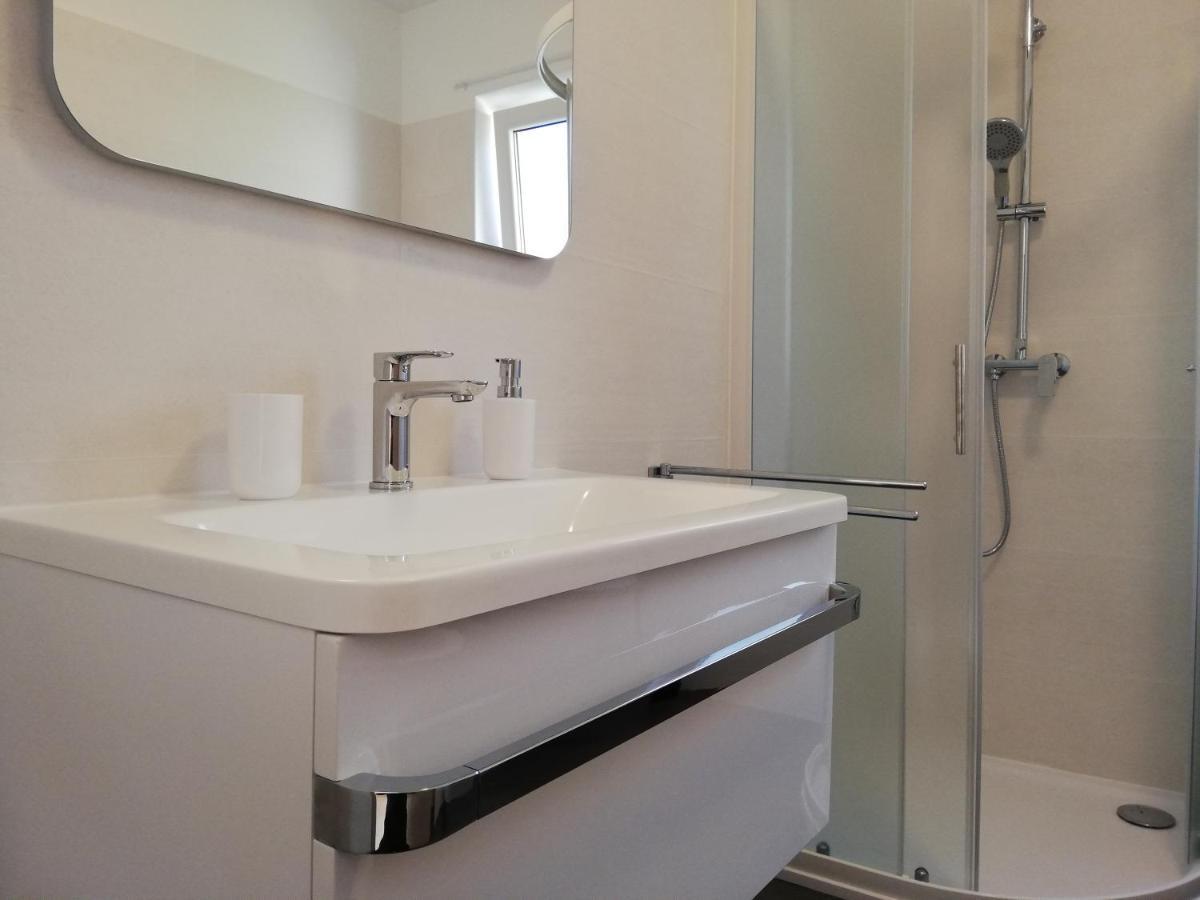 Apartment Punta Premantura E With Garden Экстерьер фото