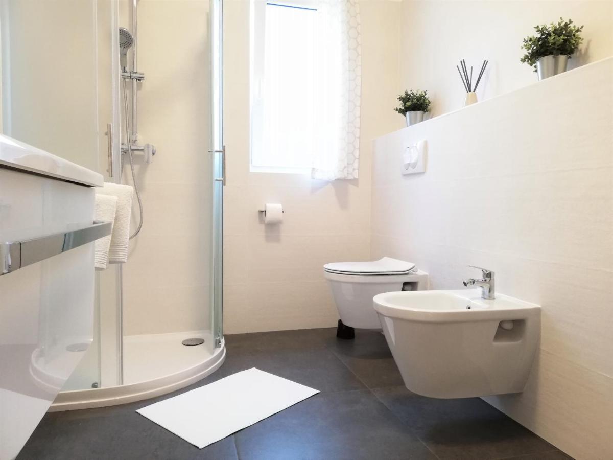 Apartment Punta Premantura E With Garden Экстерьер фото