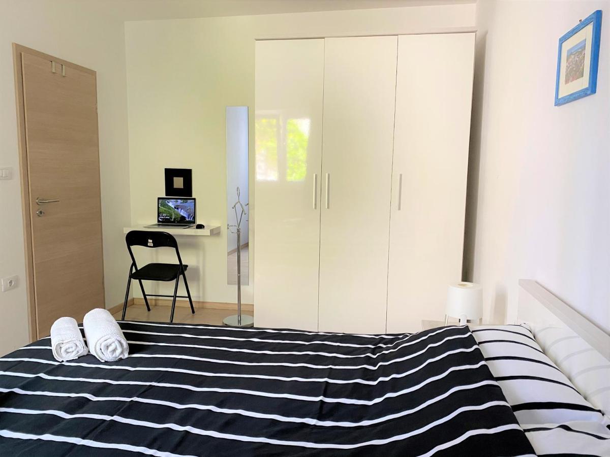 Apartment Punta Premantura E With Garden Экстерьер фото