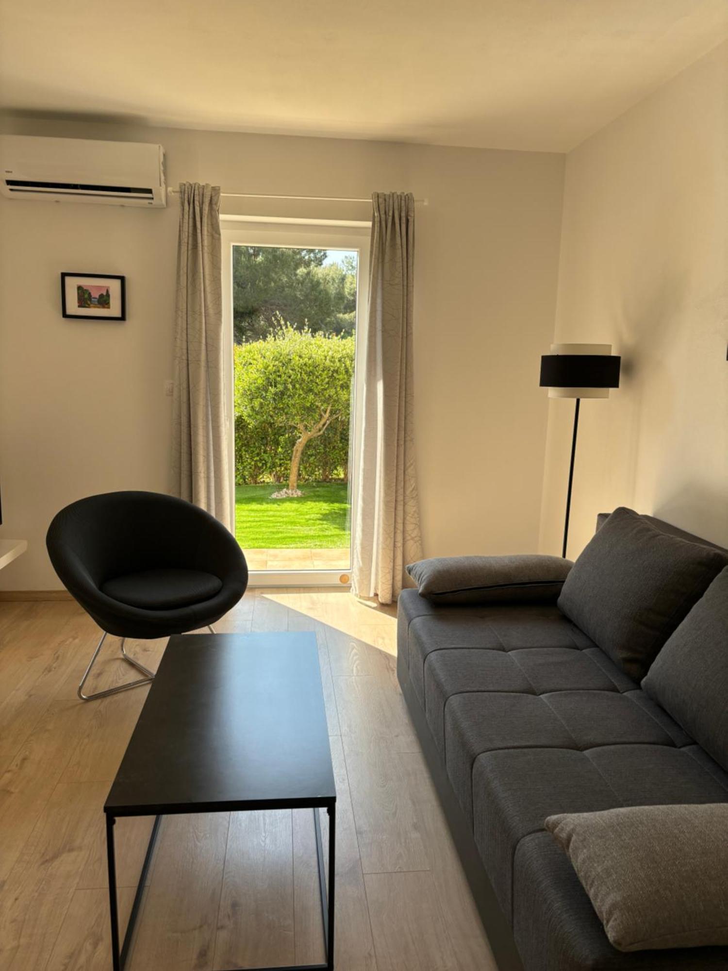 Apartment Punta Premantura E With Garden Экстерьер фото